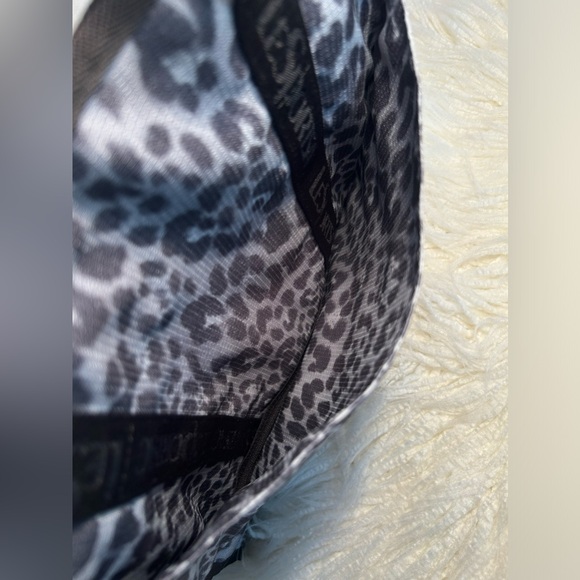 😻LeSportsac Cheetah Tote😻 - Picture 6 of 12